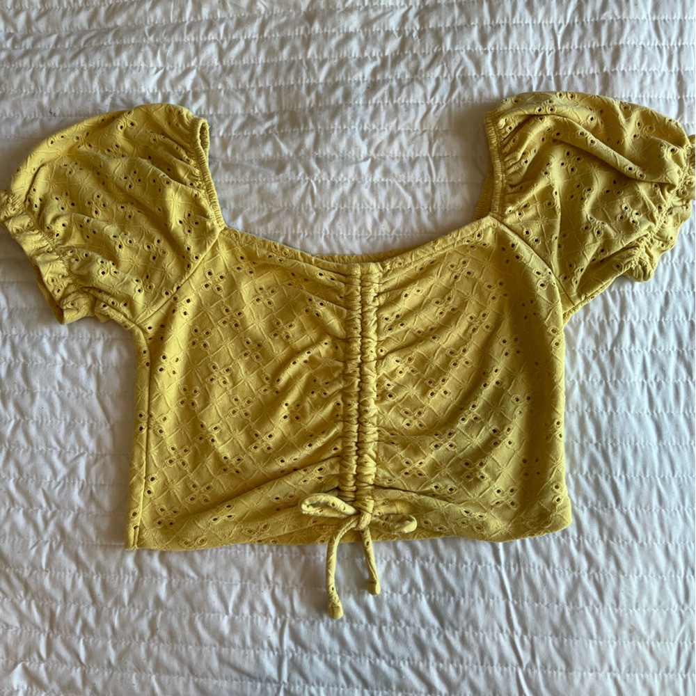SO scrunched puff top